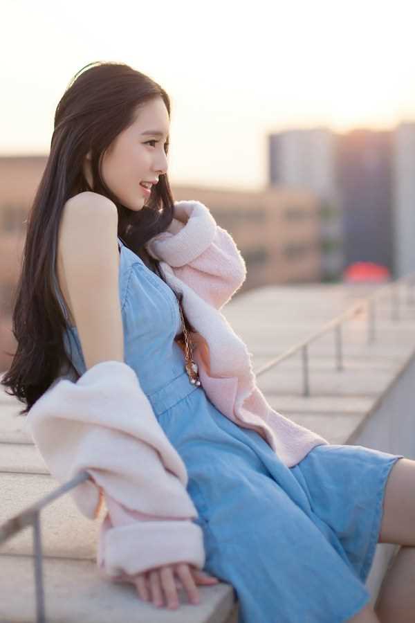 特别专辑清纯长发美女天台唯美写照