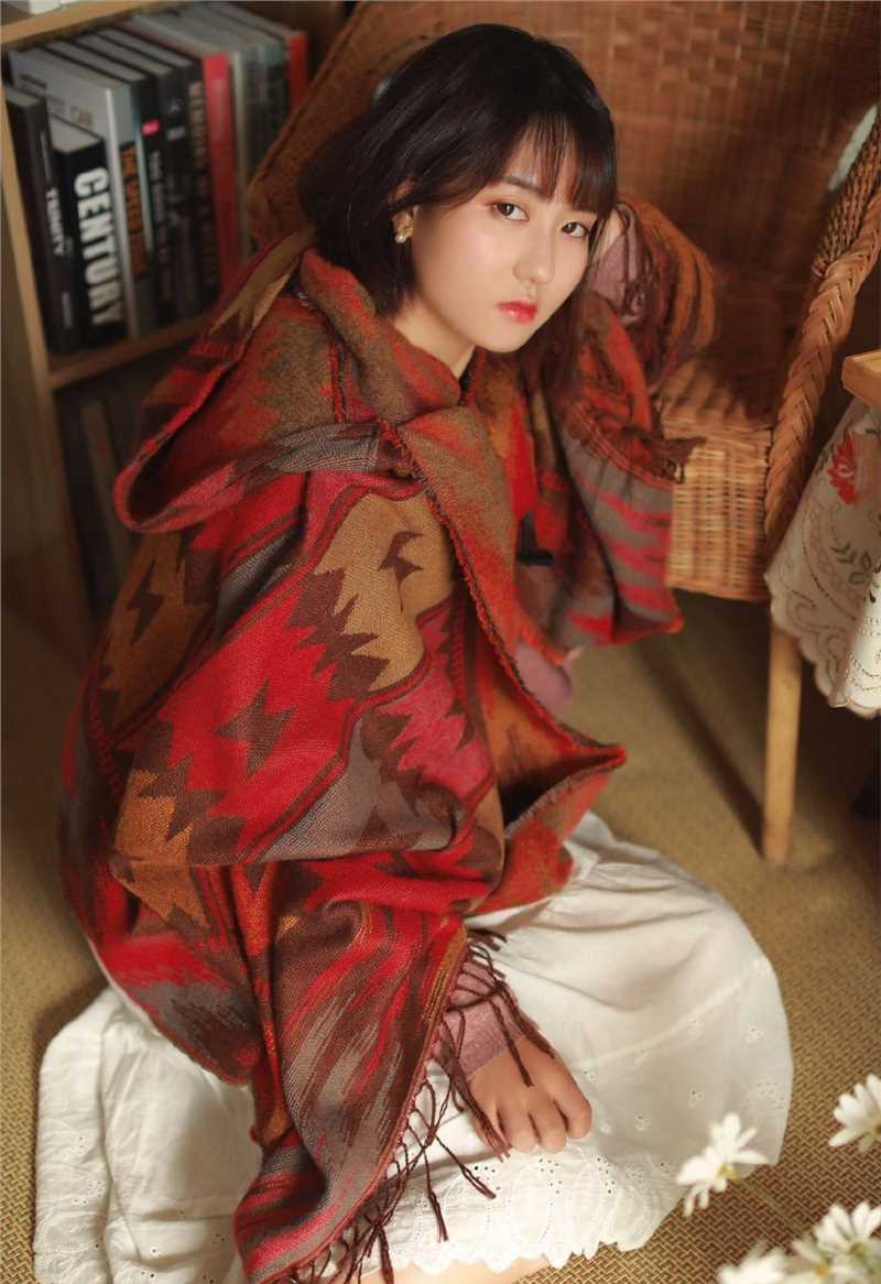 短发少数民族美女御姐闺房冷艳冰美人清纯