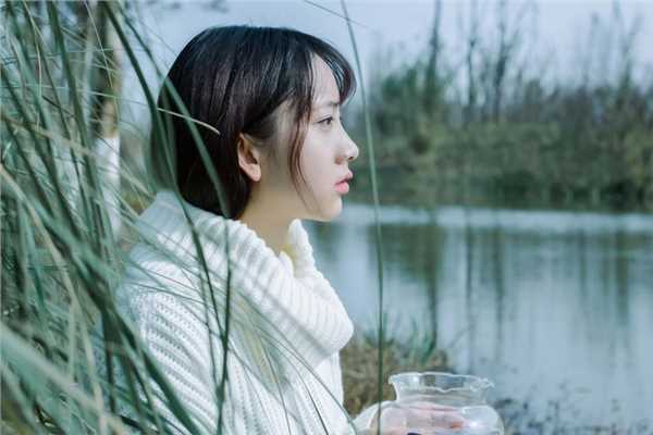 精选清纯女生户外伤感意境图册