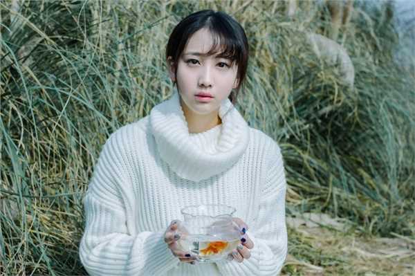 精选清纯女生户外伤感意境图册