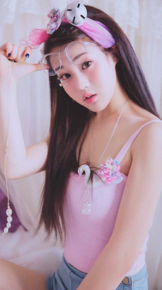 特别专辑清纯校花室内唯美照图片