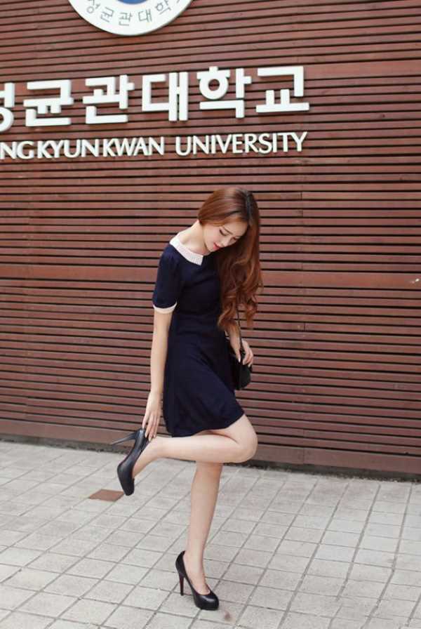 最全清纯女生黑色短裙迷人街拍相册