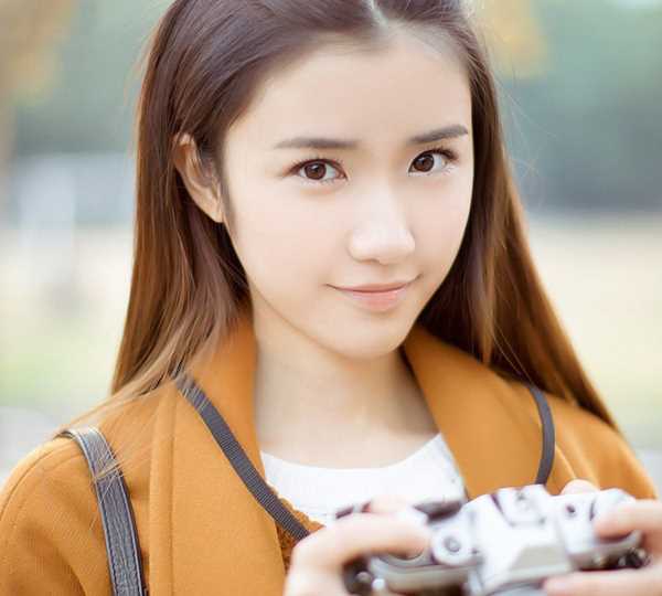 高清清纯少女户外迷人笑容写照图集