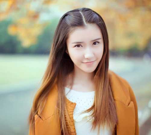 高清清纯少女户外迷人笑容写照图集