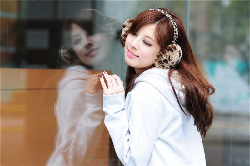 最新清纯校花秋日户外唯美写照图集