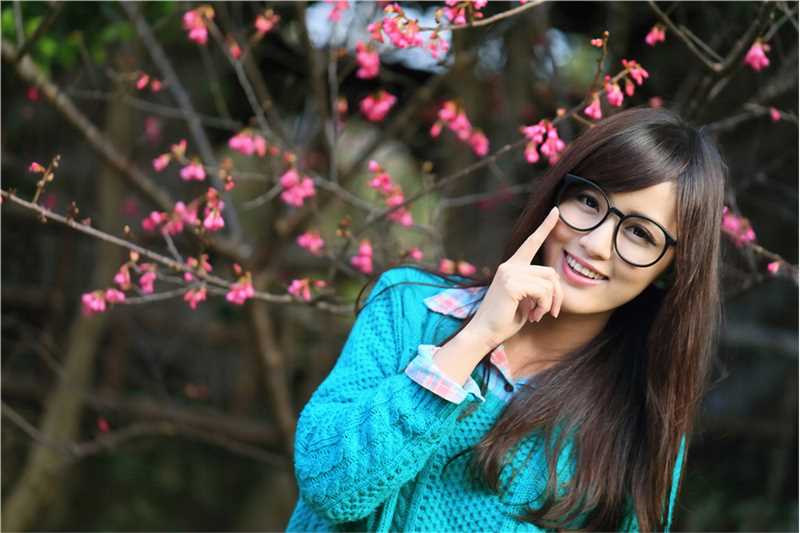 高清90后清纯美女初秋户外迷人图集