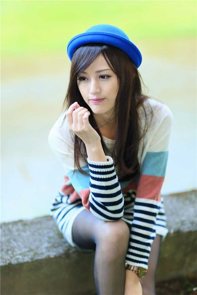 高清90后清纯美女初秋户外迷人图集