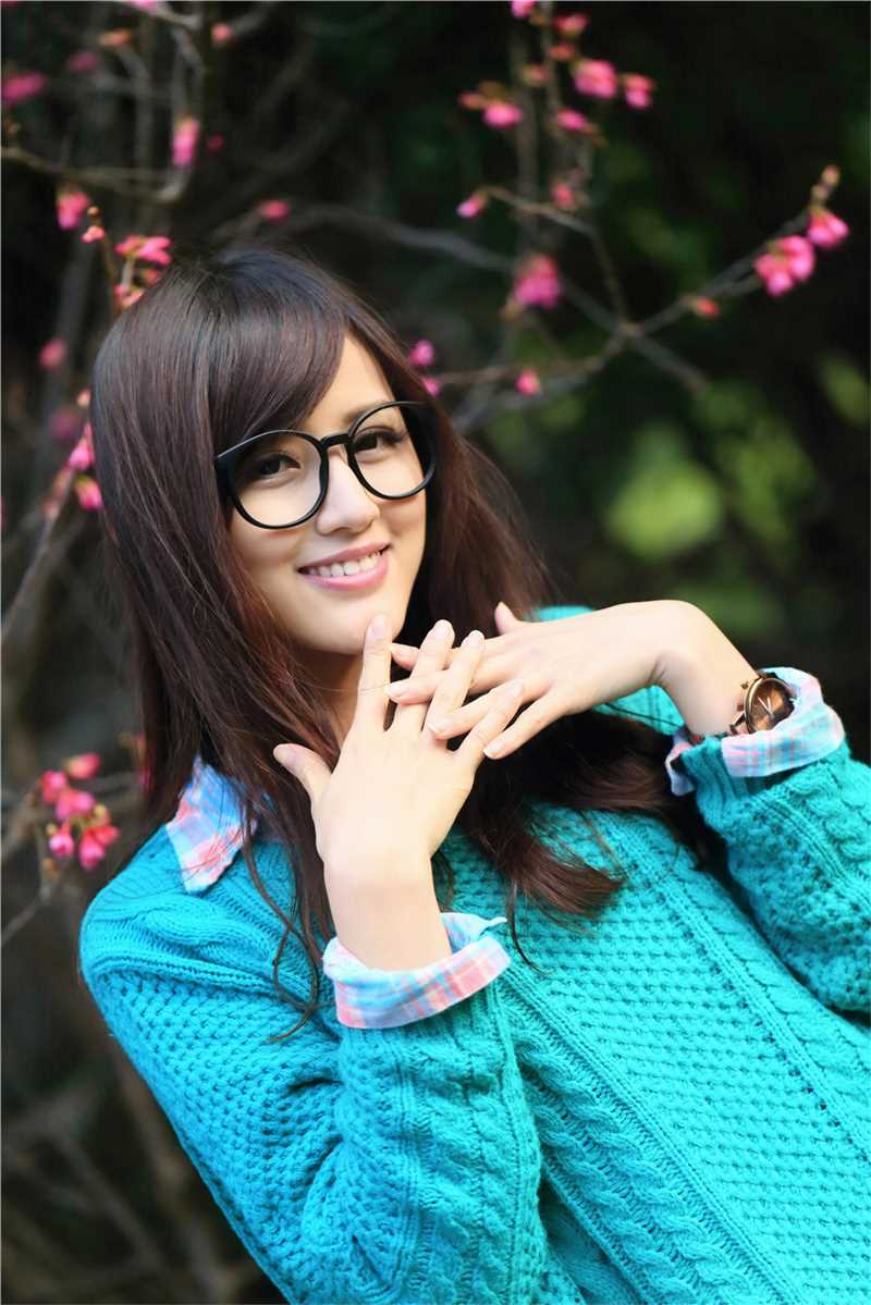 高清90后清纯美女初秋户外迷人图集