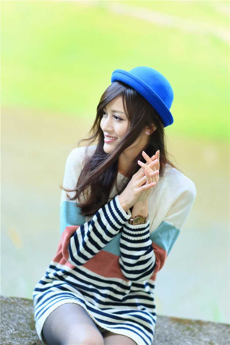 高清90后清纯美女初秋户外迷人图集