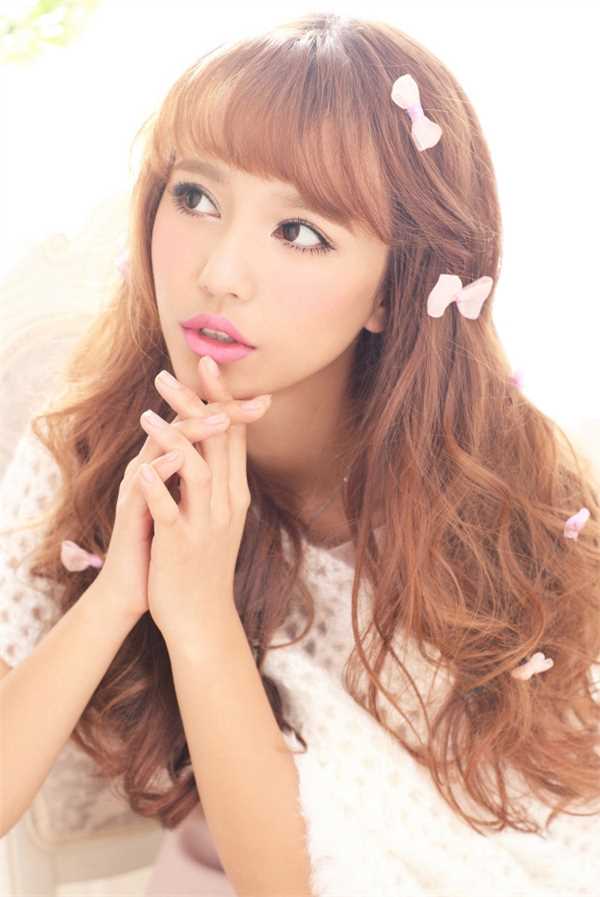 清纯长发美女室内唯美私房