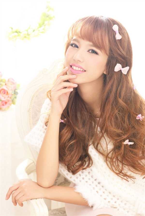 清纯长发美女室内唯美私房