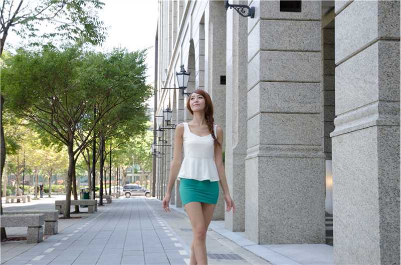 精选清纯美女校花小雪Winnie白衣迷人图册