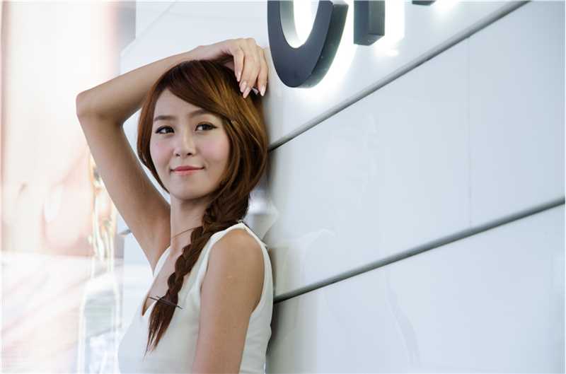 精选清纯美女校花小雪Winnie白衣迷人图册