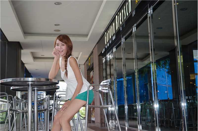 精选清纯美女校花小雪Winnie白衣迷人图册