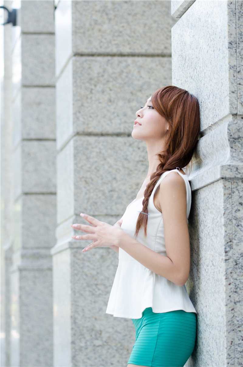 精选清纯美女校花小雪Winnie白衣迷人图册