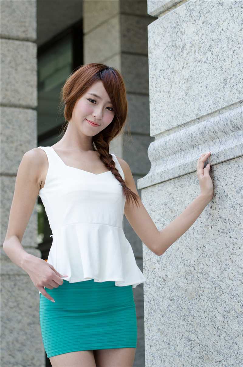 精选清纯美女校花小雪Winnie白衣迷人图册