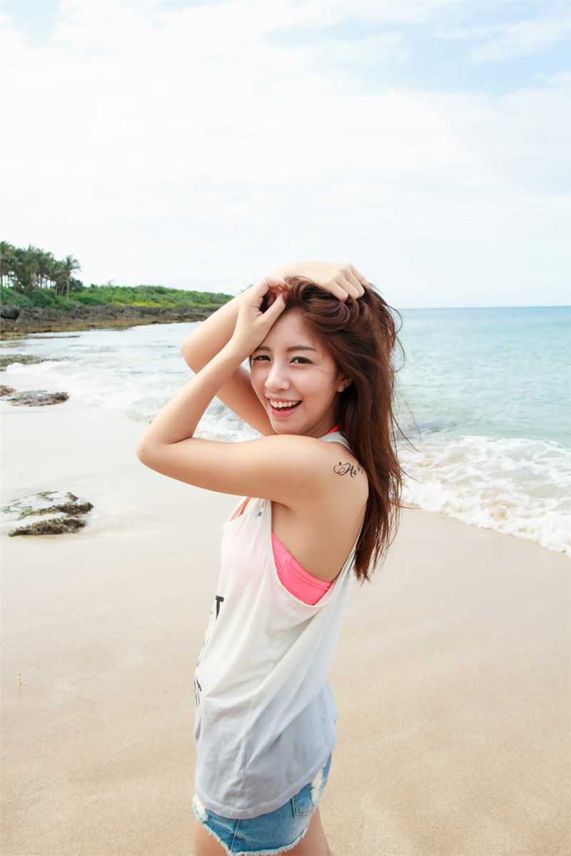 最全清纯萝莉沙滩热裤性感壁纸