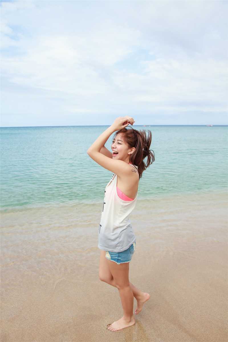 最全清纯萝莉沙滩热裤性感壁纸