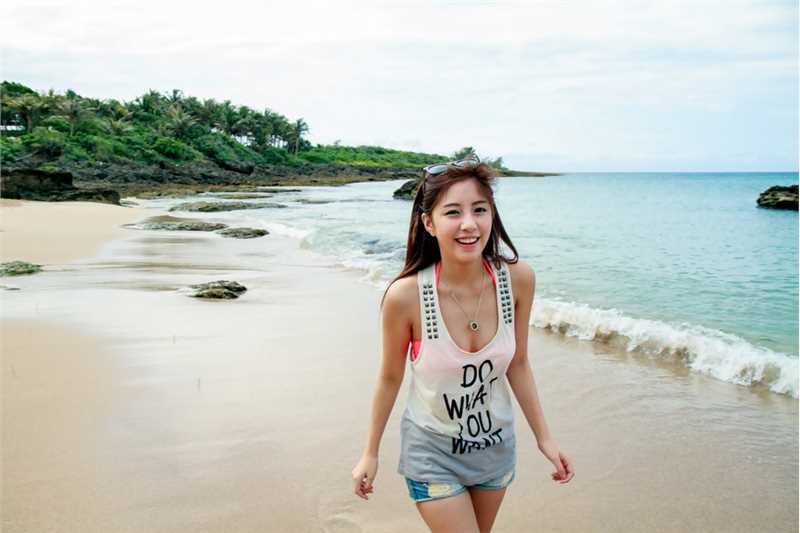 最全清纯萝莉沙滩热裤性感壁纸