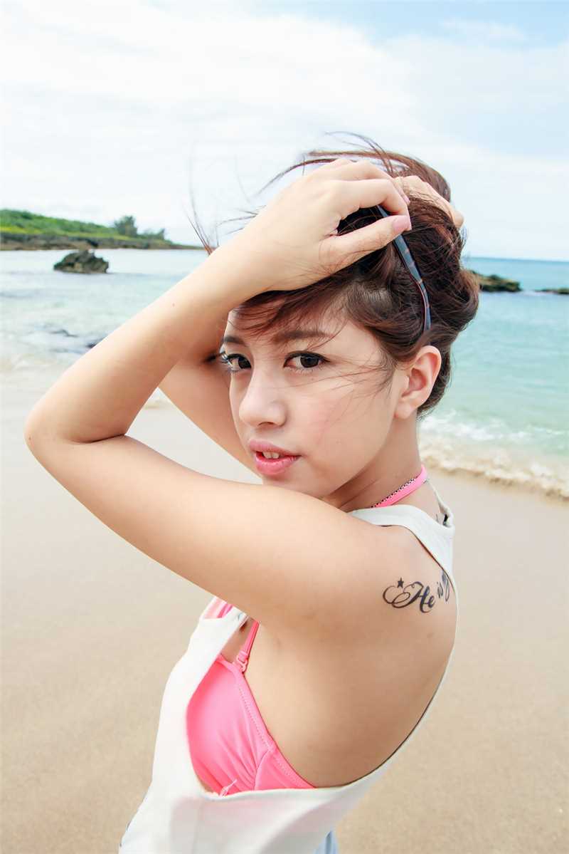 最全清纯萝莉沙滩热裤性感壁纸