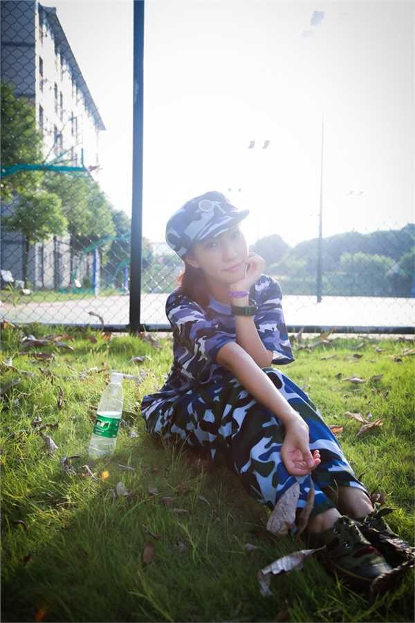 最新清纯校花迷人生活写照壁纸