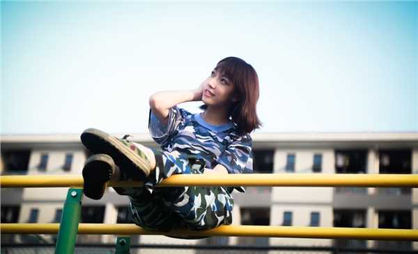 最新清纯校花迷人生活写照壁纸