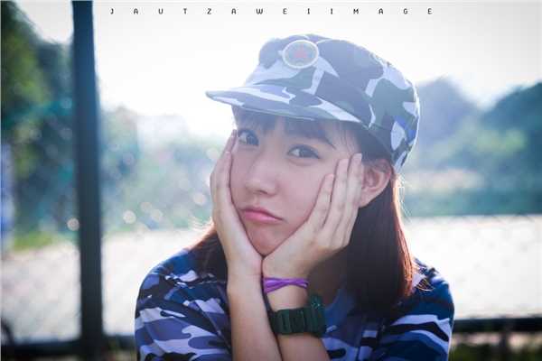 最新清纯校花迷人生活写照壁纸