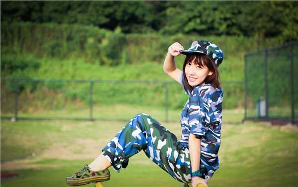 最新清纯校花迷人生活写照壁纸