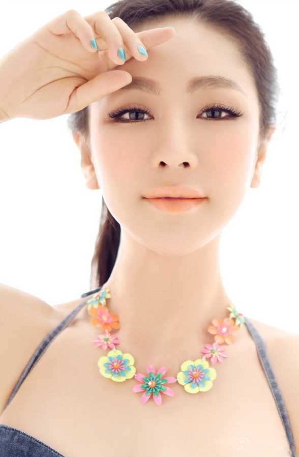 最新清纯少女夏日迷人图片壁纸