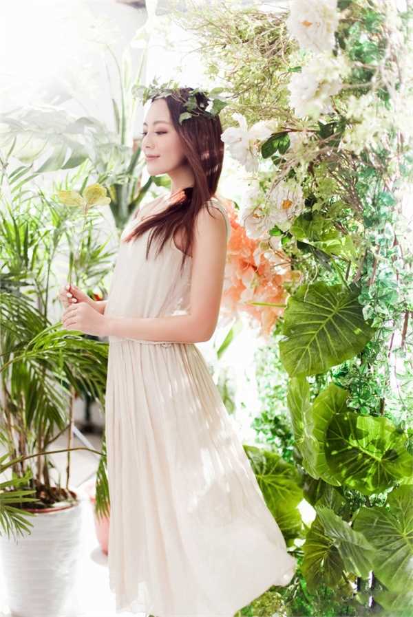 最新清纯少女夏日迷人图片壁纸