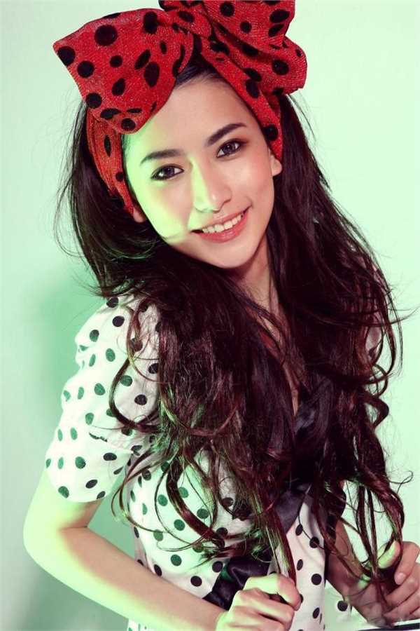 最新清纯少女夏日迷人图片壁纸