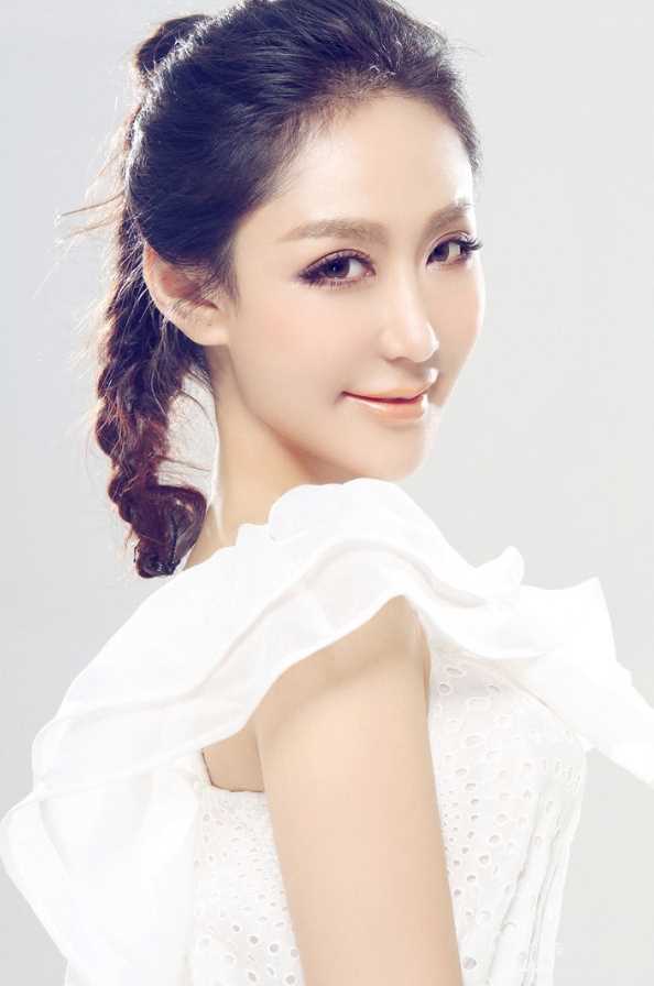 最新清纯少女夏日迷人图片壁纸