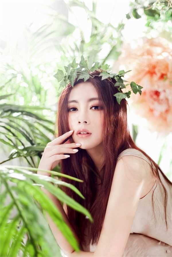 最新清纯少女夏日迷人图片壁纸