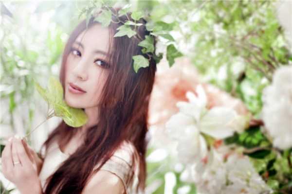 最新清纯少女夏日迷人图片壁纸