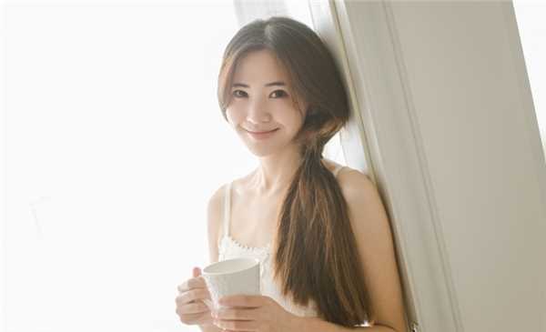 精选清纯美女白衣迷人生活照图册