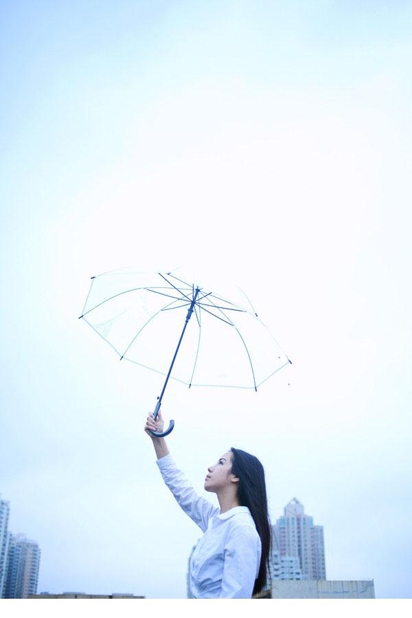 最新街拍美女学生装显清纯壁纸