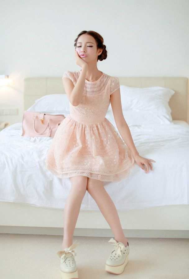 优质清纯美女胡欢欢裸色裙装图片