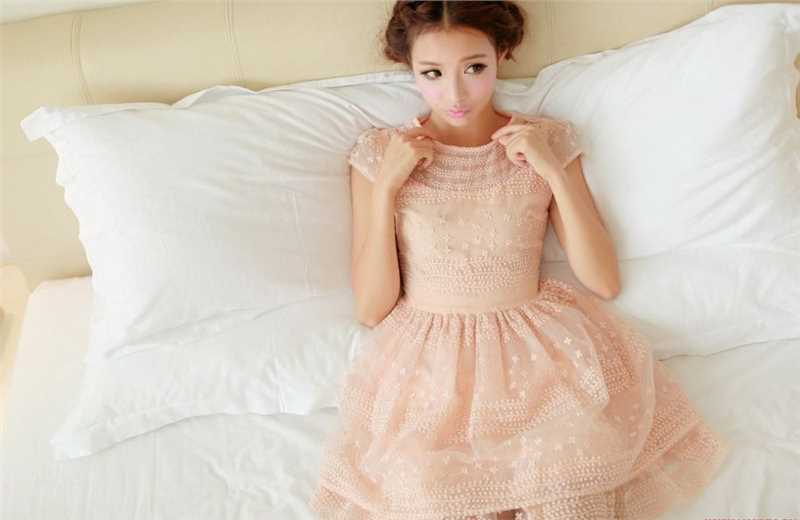 优质清纯美女胡欢欢裸色裙装图片