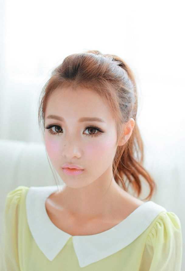 优质清纯美女胡欢欢裸色裙装图片