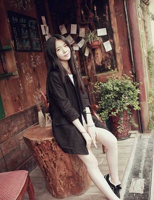 最全清纯美女室内高清壁纸