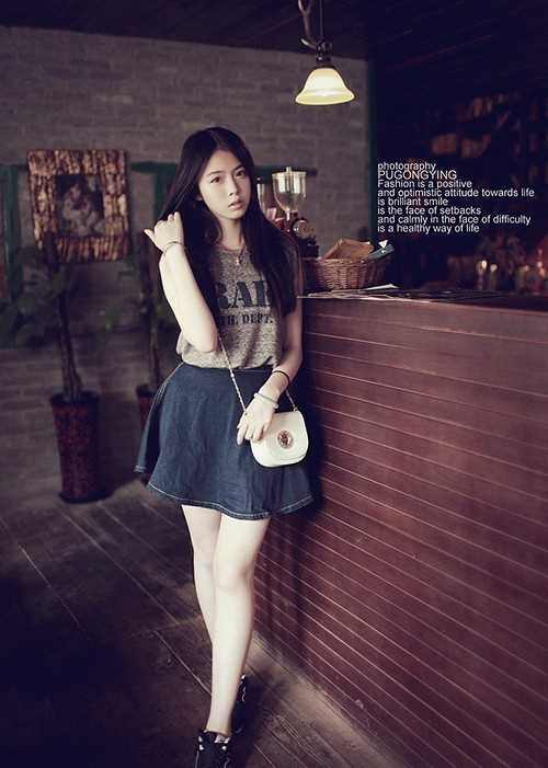 最全清纯美女室内高清壁纸