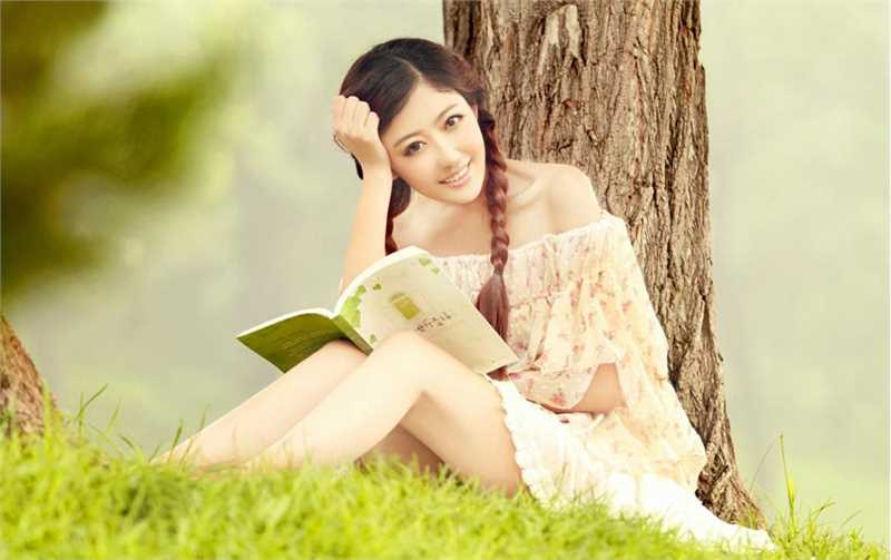 清纯长发美女户外高清