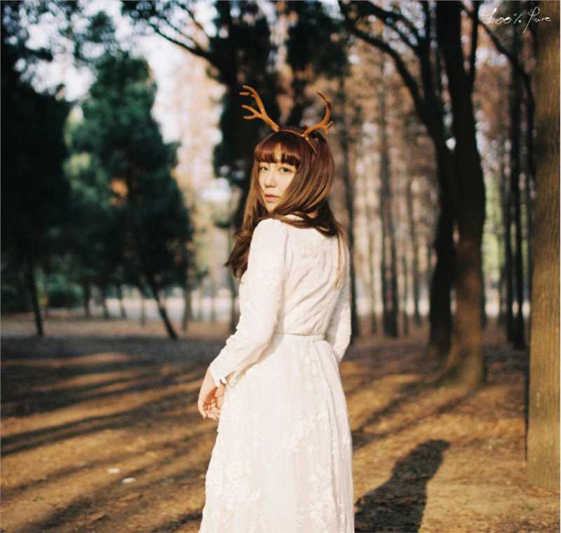 优质清纯长裙女孩户外拍摄相册