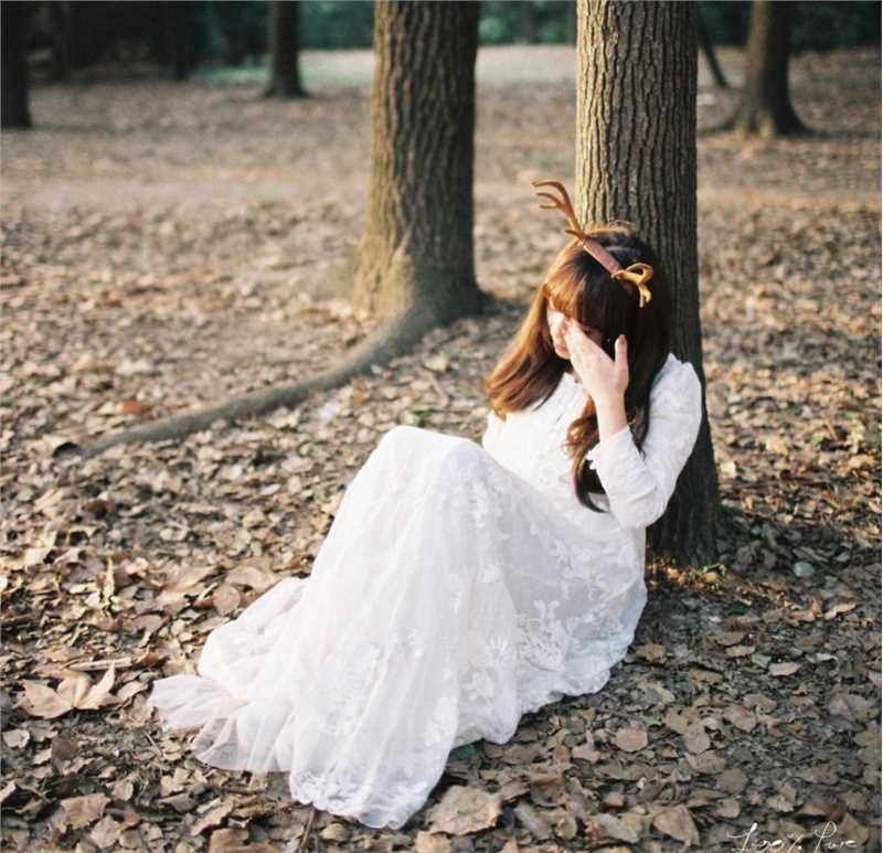 优质清纯长裙女孩户外拍摄相册