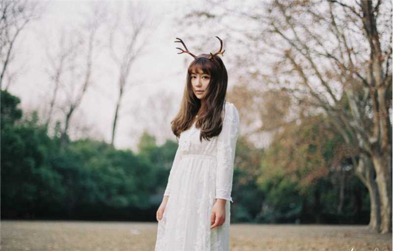 优质清纯长裙女孩户外拍摄相册