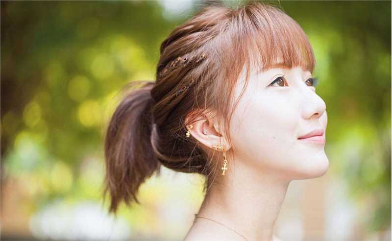 高清清纯女孩户外秀迷人美背图集