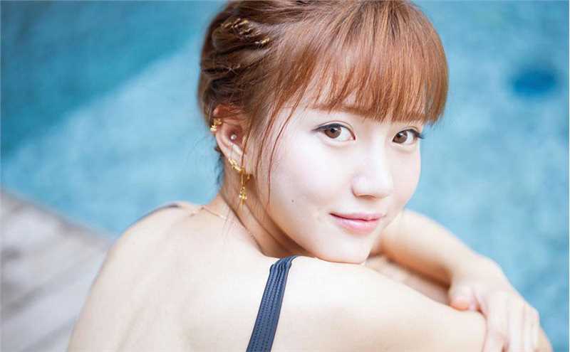 高清清纯女孩户外秀迷人美背图集