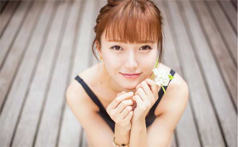 高清清纯女孩户外秀迷人美背图集