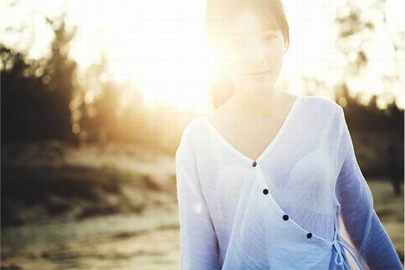 优质清纯白衫美女海边迷人相册