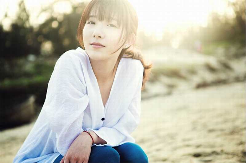 优质清纯白衫美女海边迷人相册